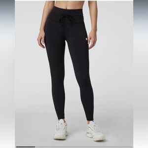 Vuori daily legging size small